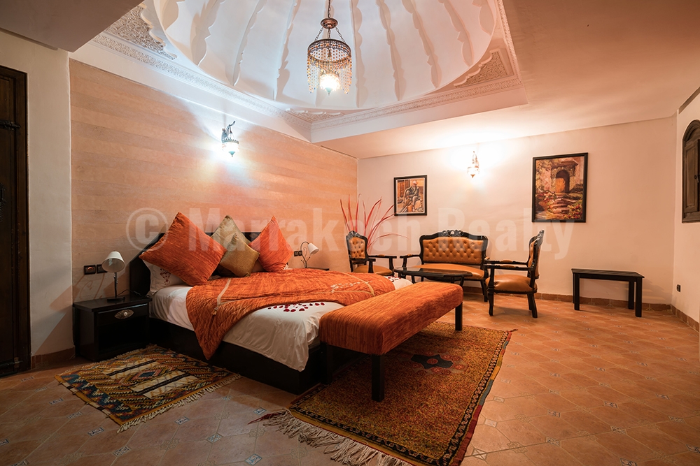 Belle Villa d’Hôtes de 12 chambres avec excellent emplacement