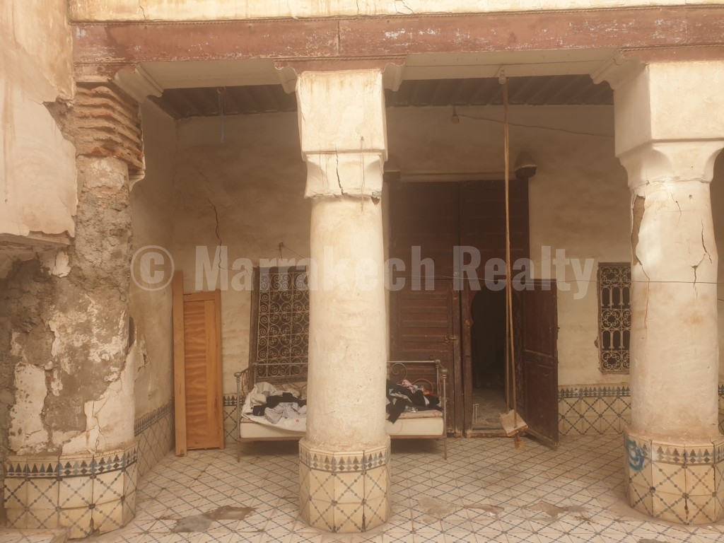 Ancient Riad to renovate with prime location : great potential