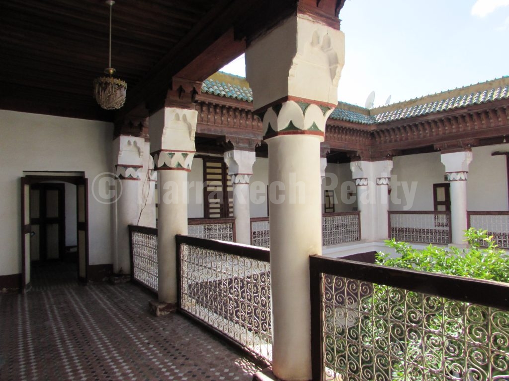 Superbe Riad titré à marrakech en partie rénové : super potentiel !