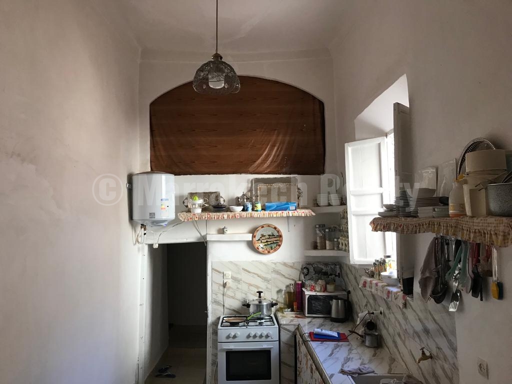 Ancient Riad to renovate with prime location : great potential
