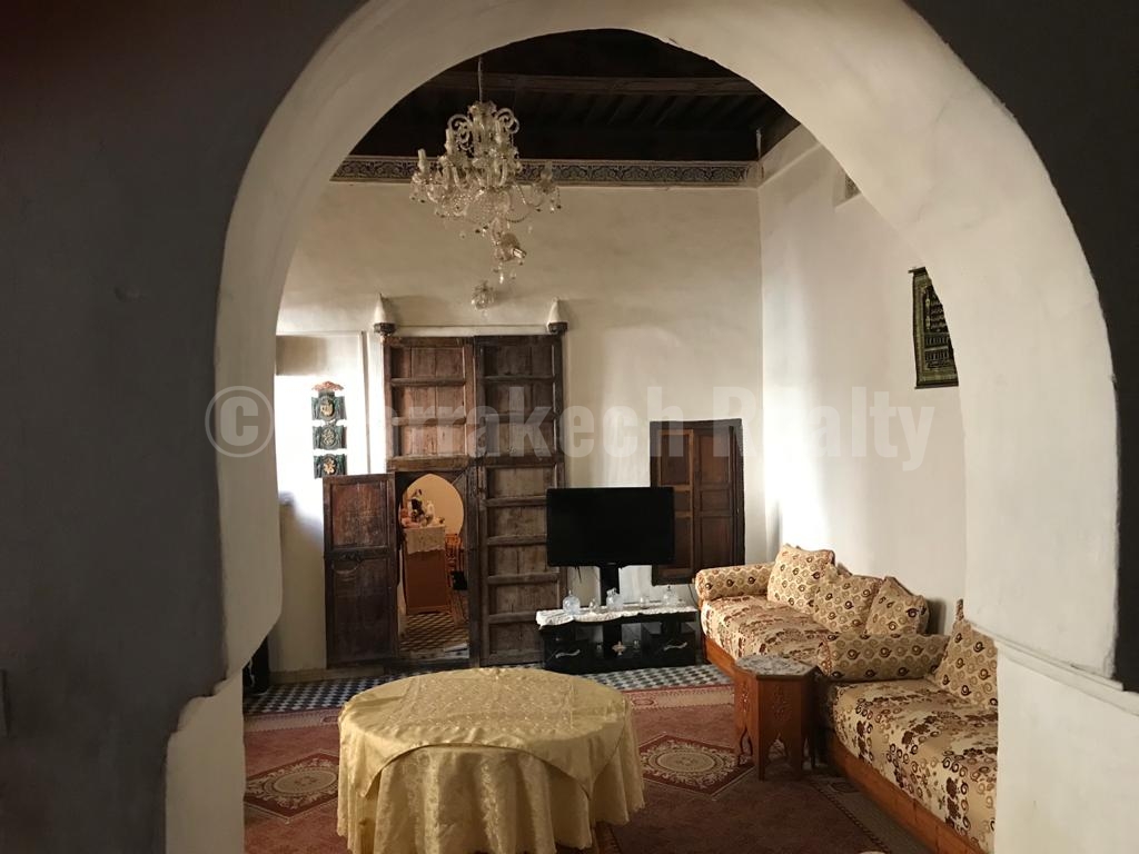 Ancient Riad to renovate with prime location : great potential