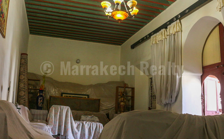 Superbe Riad titré à marrakech en partie rénové : super potentiel !