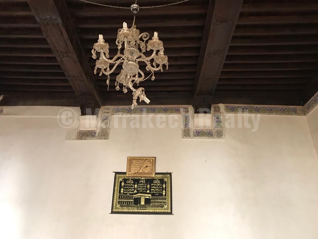 Ancient Riad to renovate with prime location : great potential