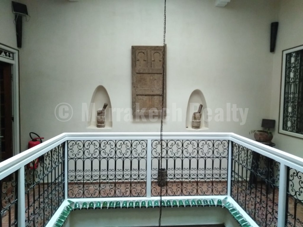 Sweet 6 bedroom Guest-House Riad in the Medina: just up for sale