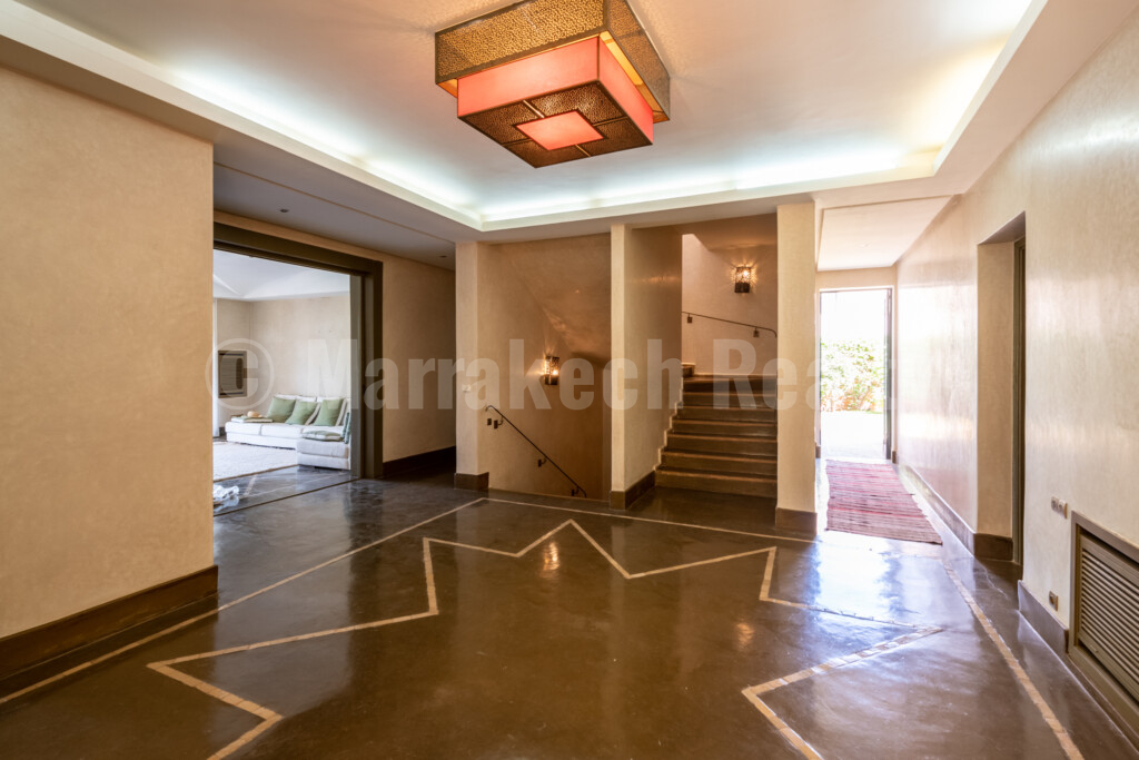 Luxury 5 bedroom villa on the a prestigious golf course