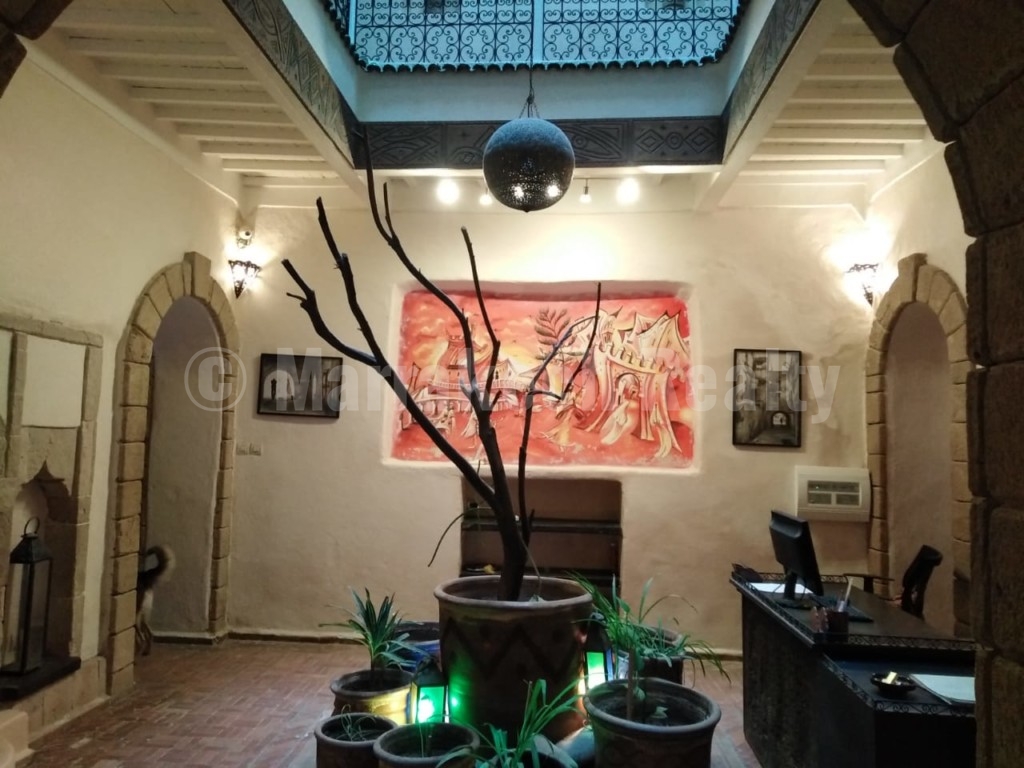 Sweet 6 bedroom Guest-House Riad in the Medina: just up for sale