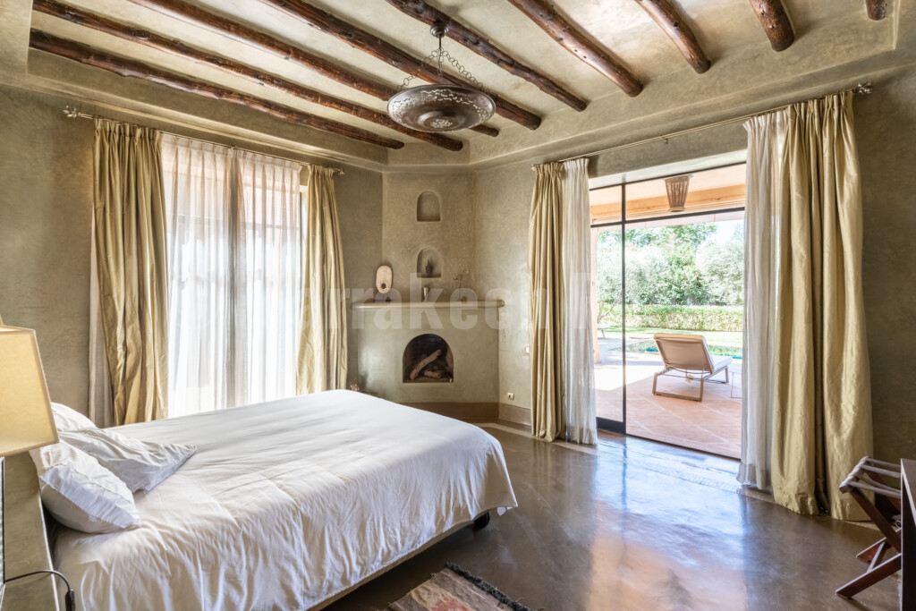 Luxury 5 bedroom villa on the a prestigious golf course