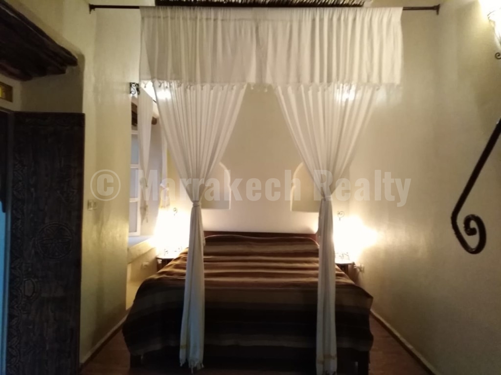 Sweet 6 bedroom Guest-House Riad in the Medina: just up for sale