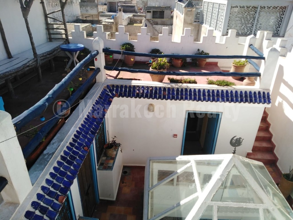 Sweet 6 bedroom Guest-House Riad in the Medina: just up for sale