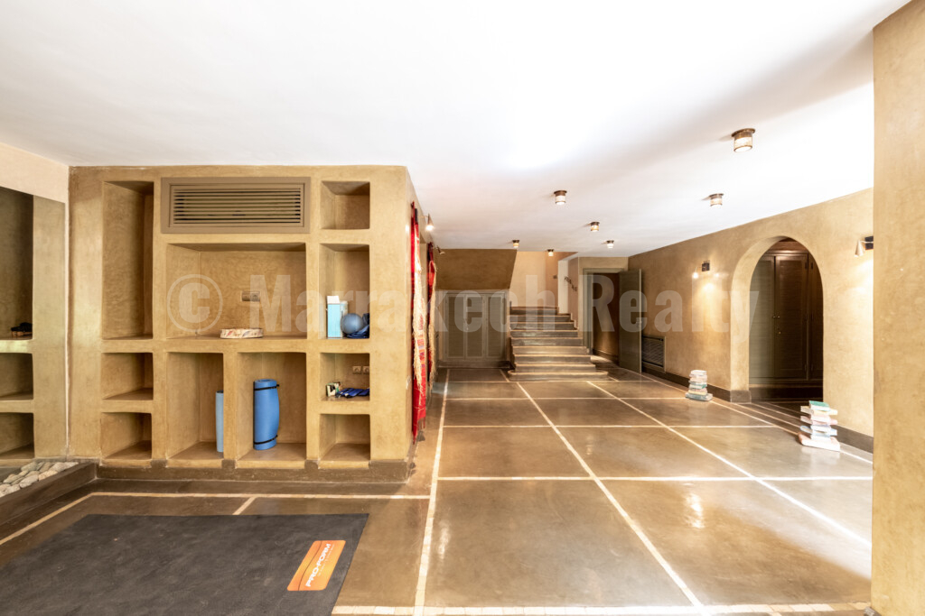 Luxury 5 bedroom villa on the a prestigious golf course