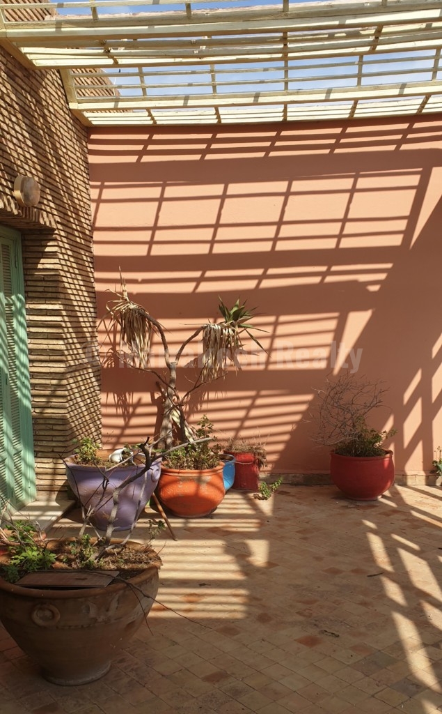 Beautiful two bedroom apartment in Hivernage.