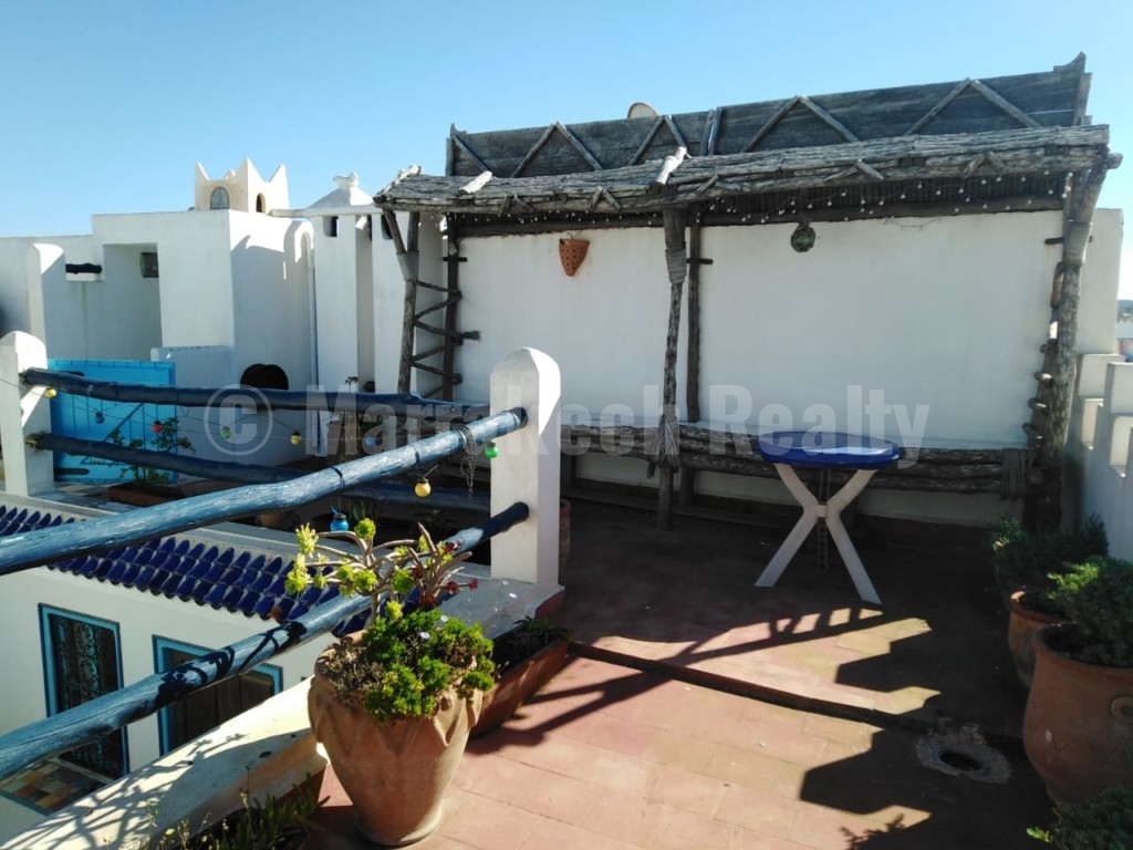 Sweet 6 bedroom Guest-House Riad in the Medina: just up for sale