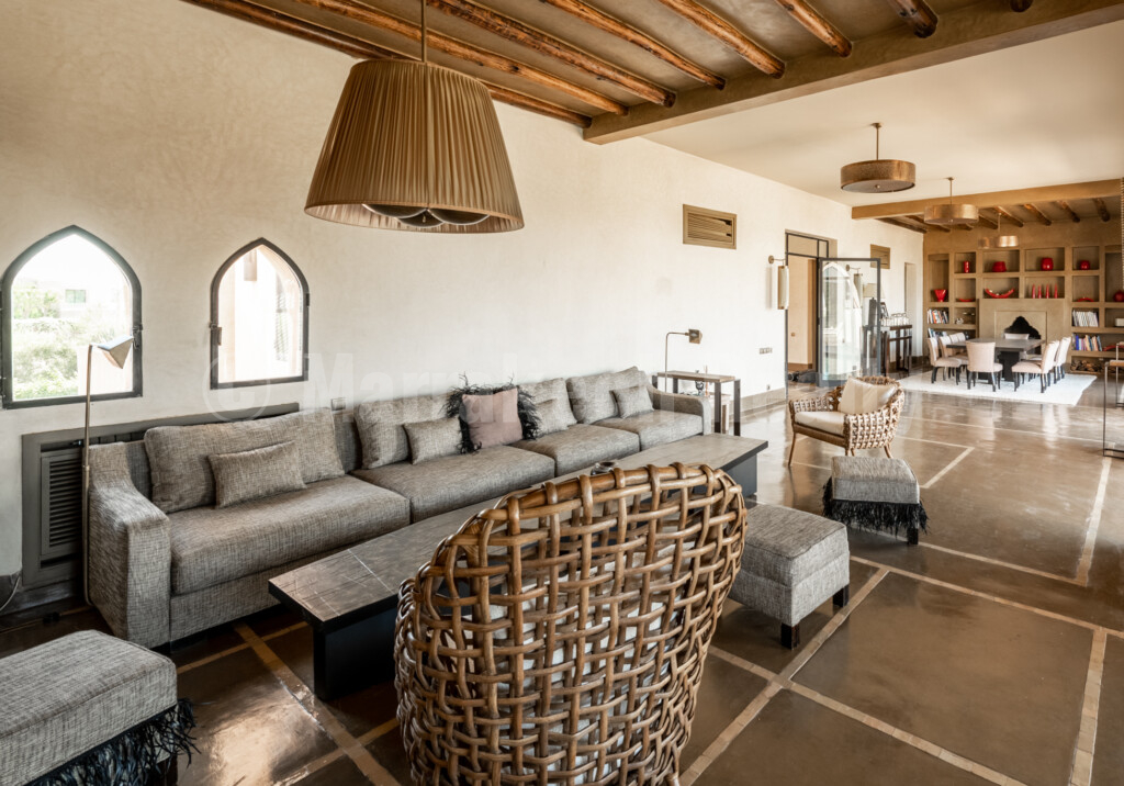 Luxury 5 bedroom villa on the a prestigious golf course