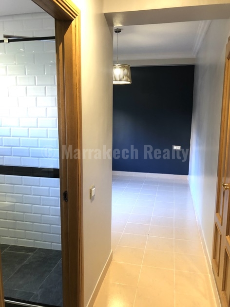 Bel appartement vide refait à neuf à louer en plein centre-ville