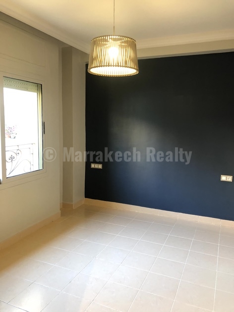 Bel appartement vide refait à neuf à louer en plein centre-ville