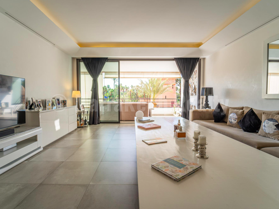 Unique contemporary 2 bedroom apartment with awesome views