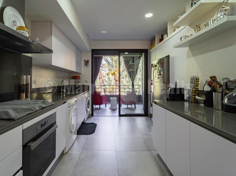 Unique contemporary 2 bedroom apartment with awesome views