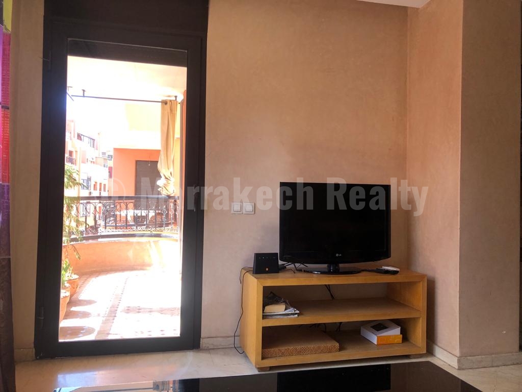 Bel appartement avec piscine à vendre dans le centre-ville
