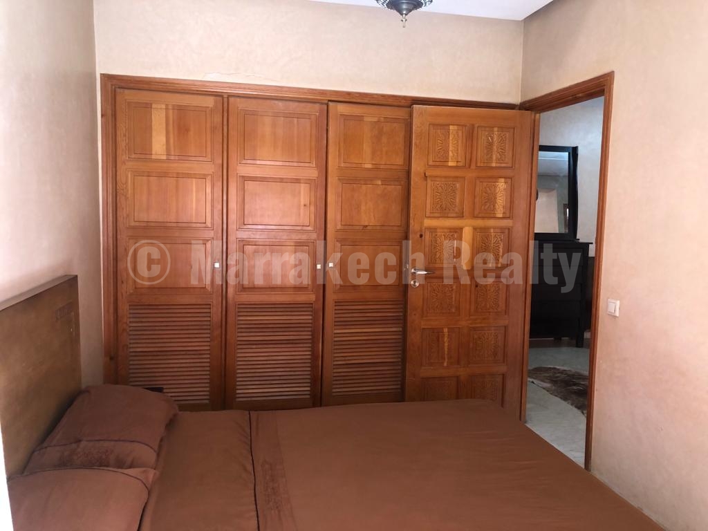 Bel appartement avec piscine à vendre dans le centre-ville