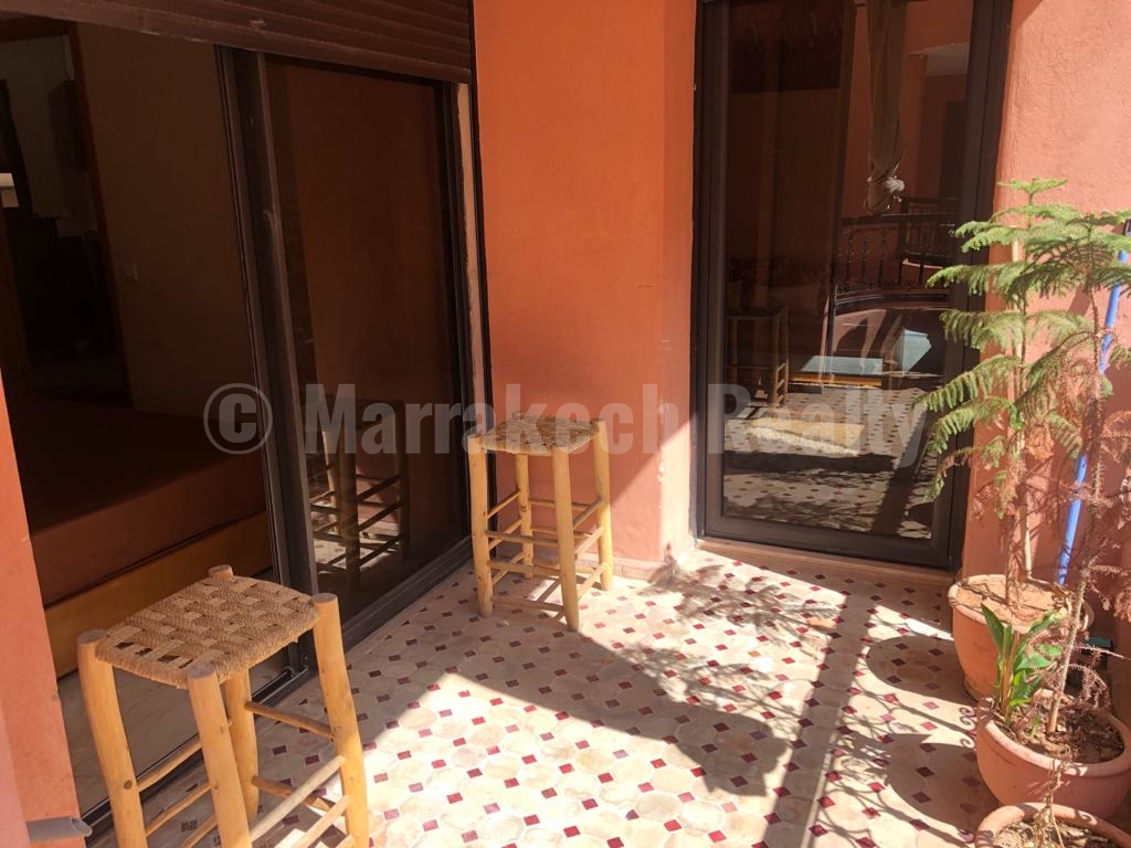 Bel appartement avec piscine à vendre dans le centre-ville