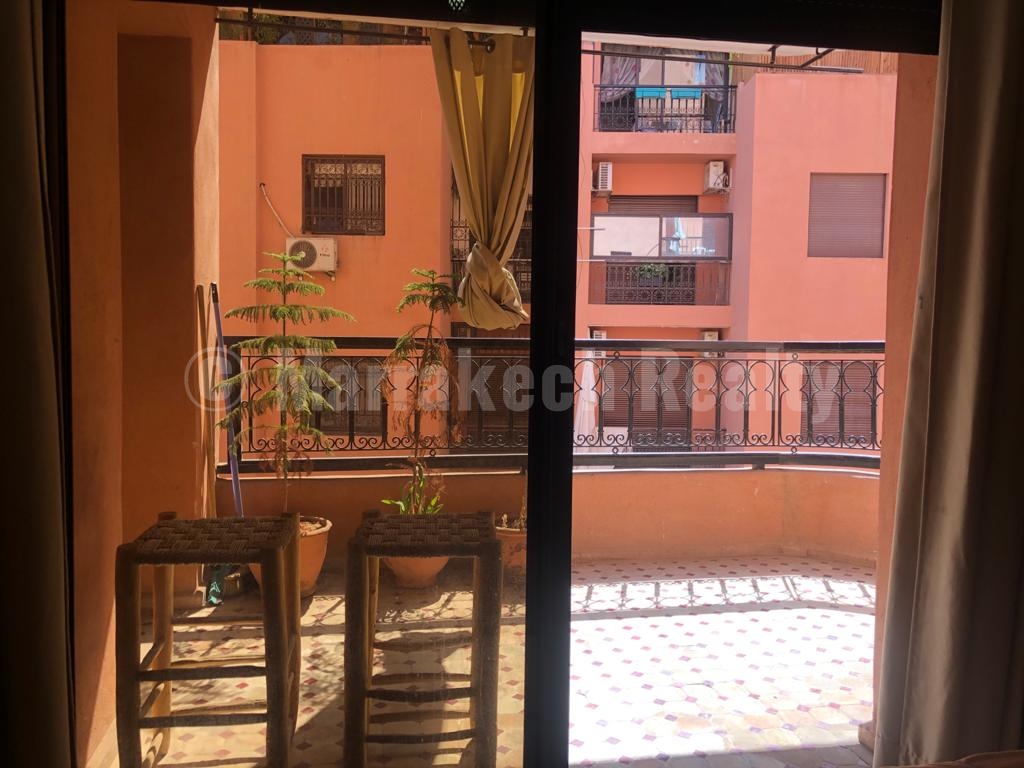 Bel appartement avec piscine à vendre dans le centre-ville