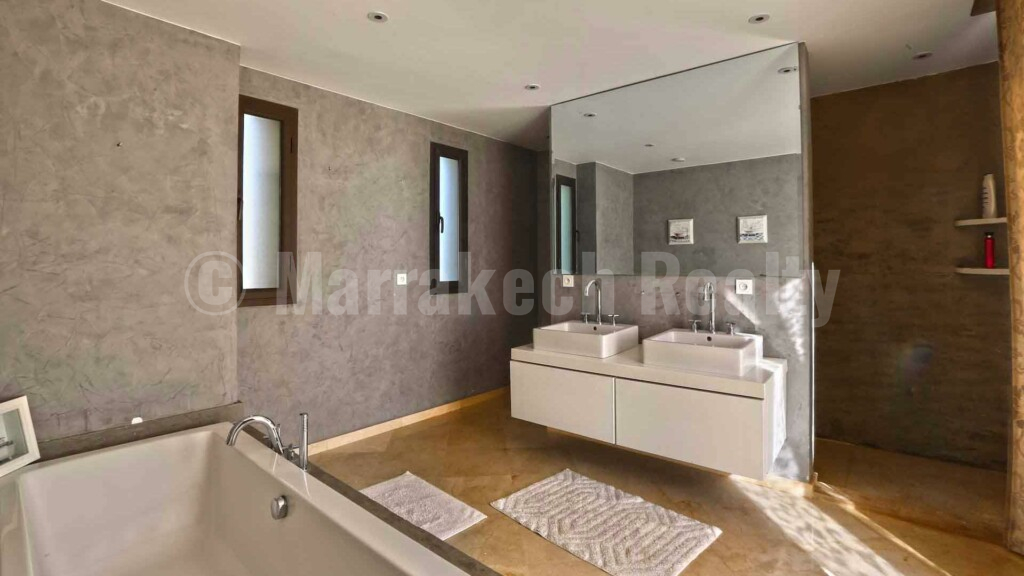 Belle villa de 3 chambres à vendre dans un domaine golfique