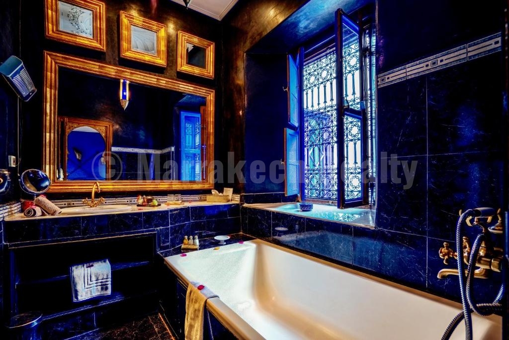 Superb 9 bedroom Boutique-Riad with direct car access