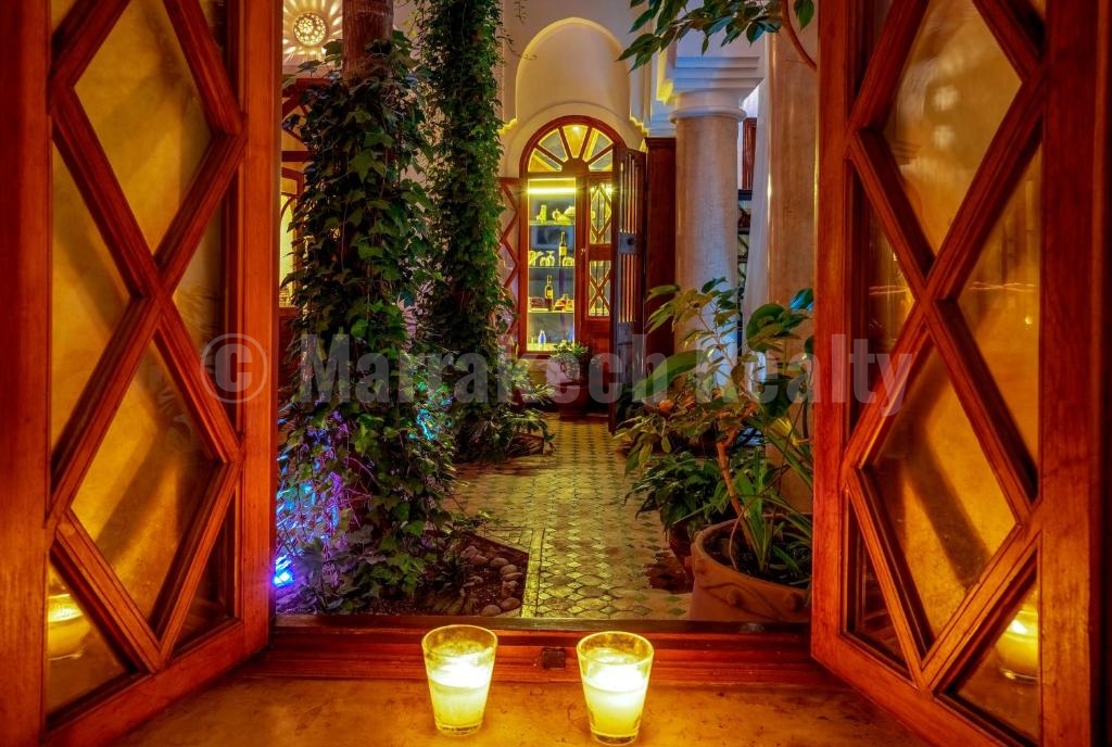 Superb 9 bedroom Boutique-Riad with direct car access
