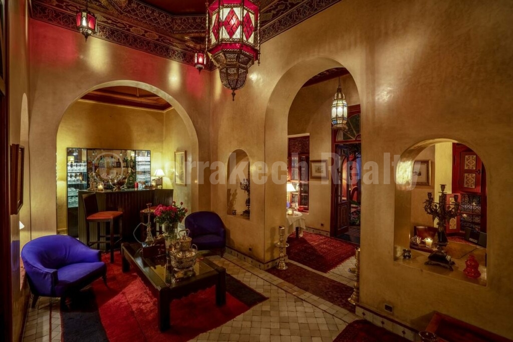 Superb 9 bedroom Boutique-Riad with direct car access