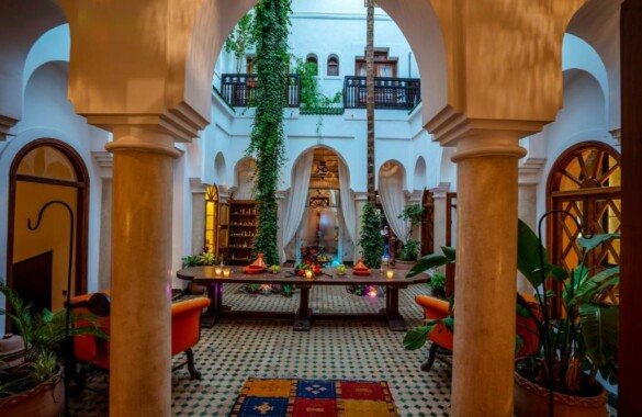 Superbe Riad Maison d’Hôtes de 9 chambres avec accès voiture direct