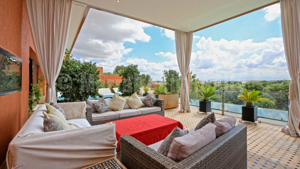Belle villa de 5 chambres avec superbe vue dans un domaine golfique