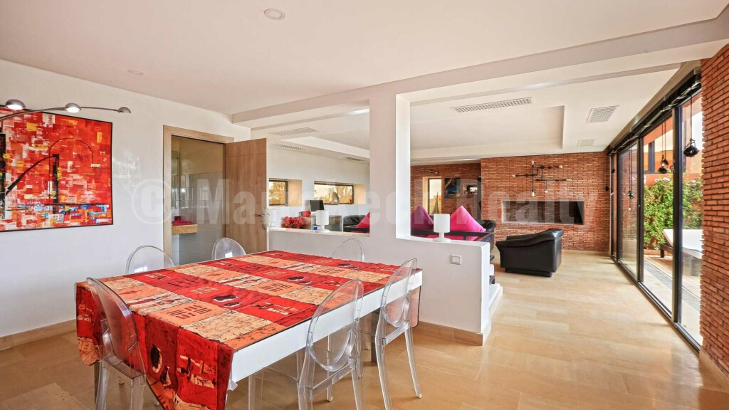 Belle villa de 5 chambres avec superbe vue dans un domaine golfique