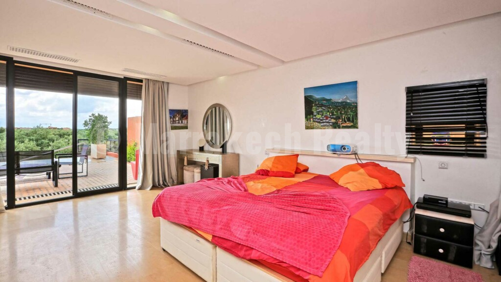Belle villa de 5 chambres avec superbe vue dans un domaine golfique