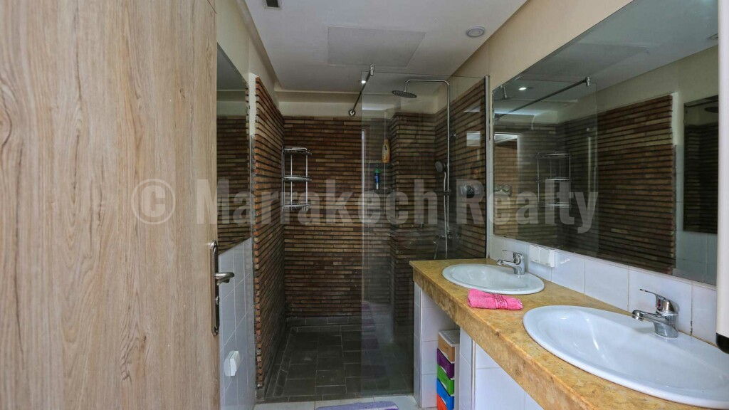 Sizeable 5 bedroom villa with awesome views for rent in a golf resort