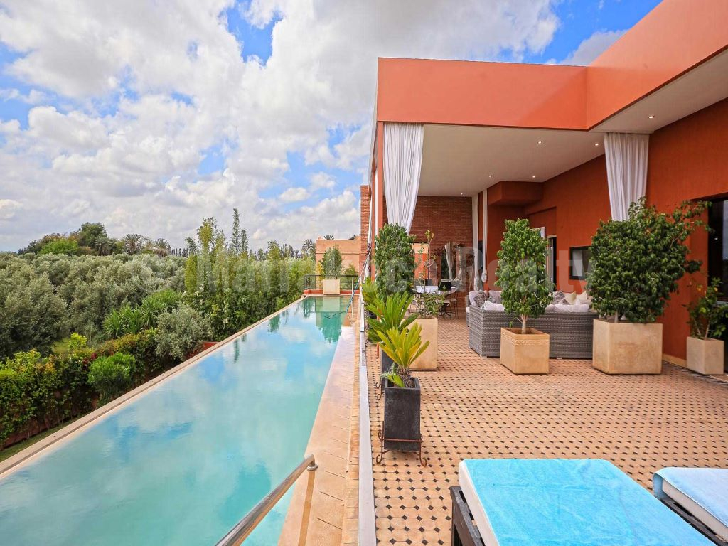 Belle villa de 5 chambres avec superbe vue dans un domaine golfique