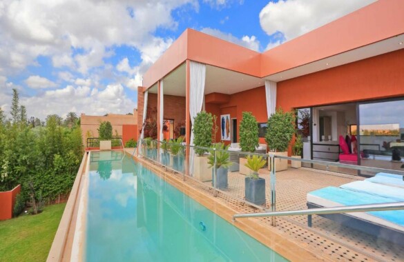 Sizeable 5 bedroom villa with awesome views for rent in a golf resort