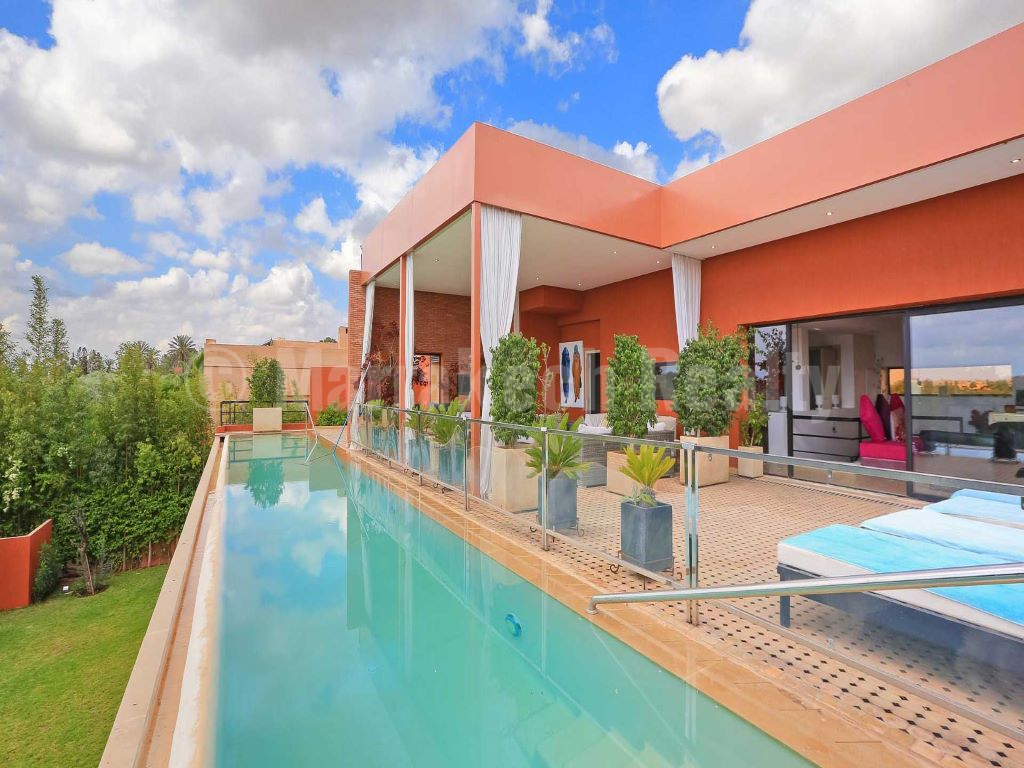 Villa de 5 chambres avec vue magnifique à louer dans un domaine privé