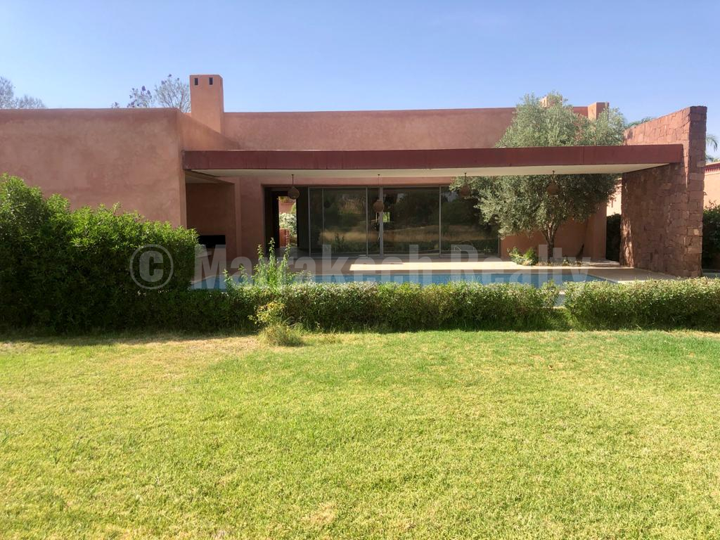 Belle villa contemporaine en première ligne sur golf