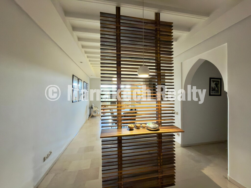 Beautiful 3 bedroom apartment with large terrace