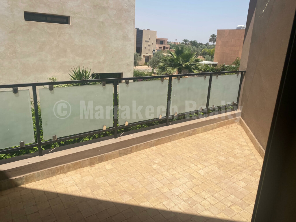 Standout 4 bedroom villa for rent in a gated community with golf course