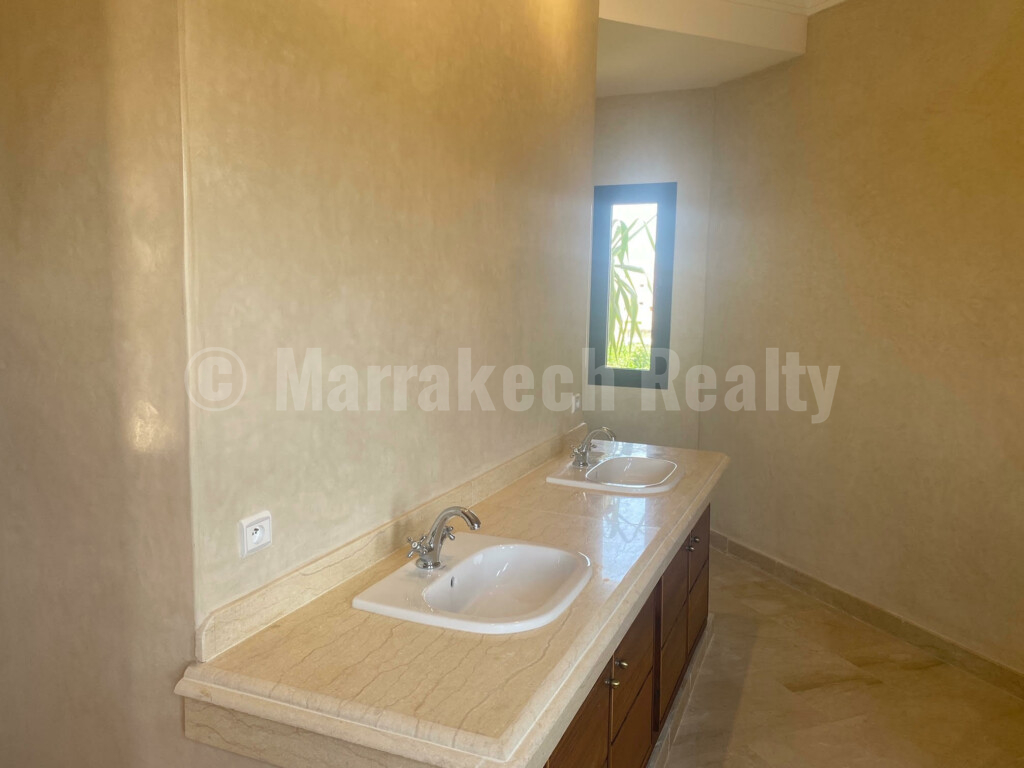 Standout 4 bedroom villa for rent in a gated community with golf course