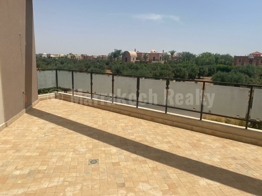 Standout 4 bedroom villa for rent in a gated community with golf course