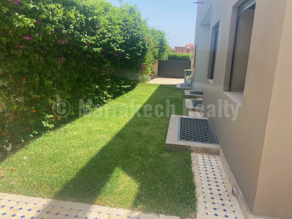 Standout 4 bedroom villa for rent in a gated community with golf course