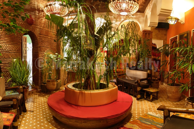 Sweet 6 bedroom Guest-House Riad with prime location