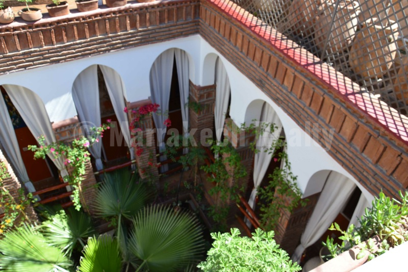 Sweet 6 bedroom Guest-House Riad with prime location