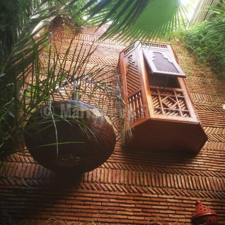 Sweet 6 bedroom Guest-House Riad with prime location