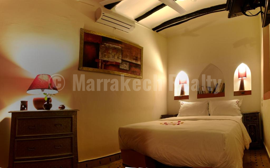 Sweet 6 bedroom Guest-House Riad with prime location