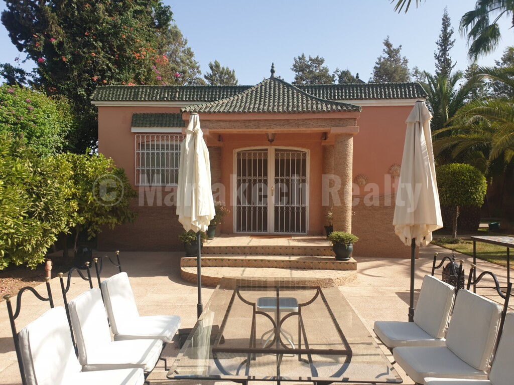 Traditional property on 1 hectare for sale close to Marrakech