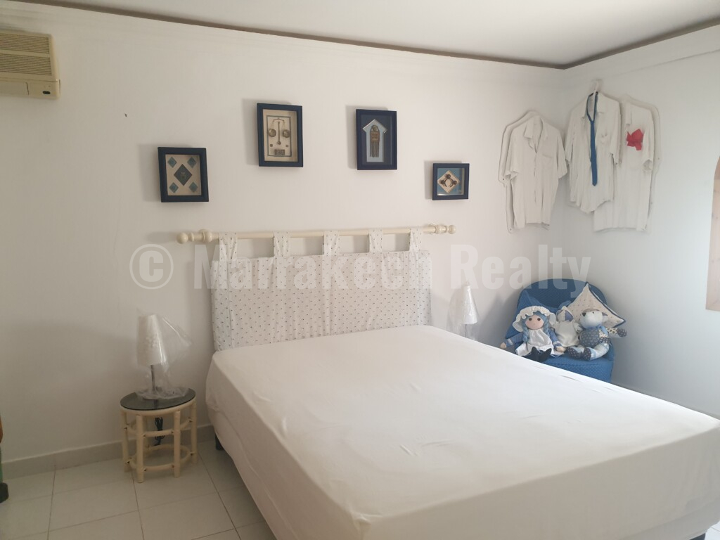 Traditional property on 1 hectare for sale close to Marrakech