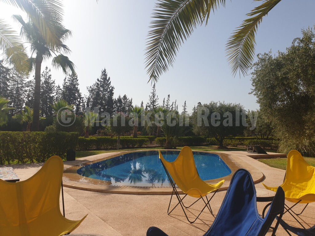 Traditional property on 1 hectare for sale close to Marrakech